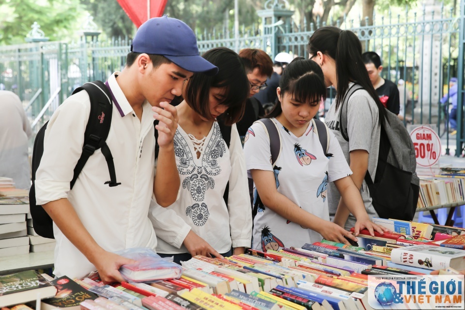 vietnam intl book fair opens in ha noi