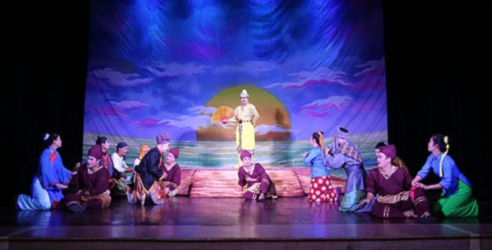 tuong play staged to mark vietnam singapore ties