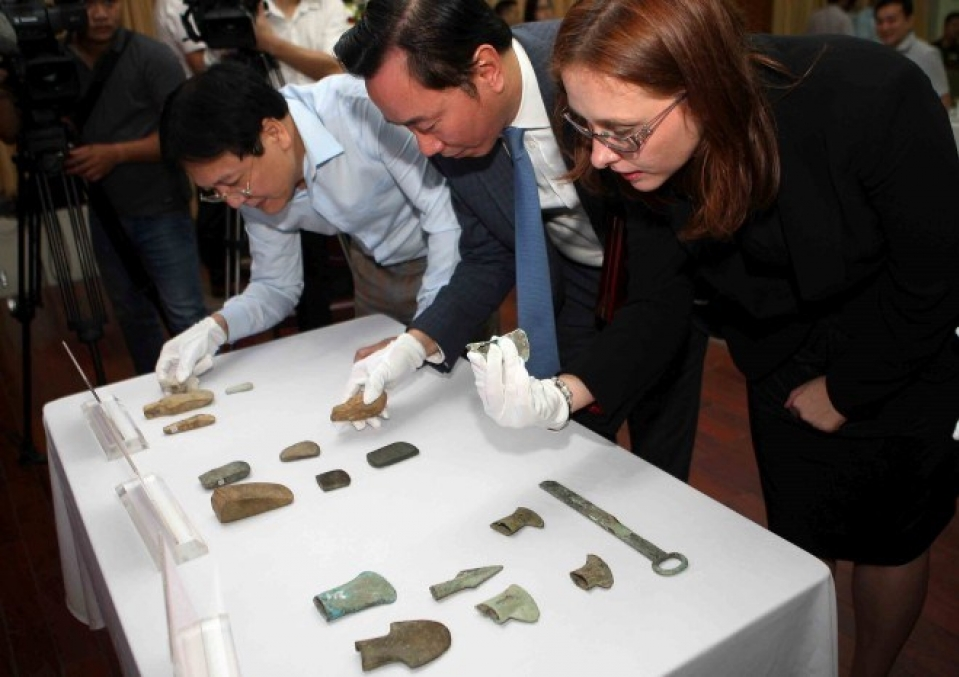 18 antiques returned to Vietnam