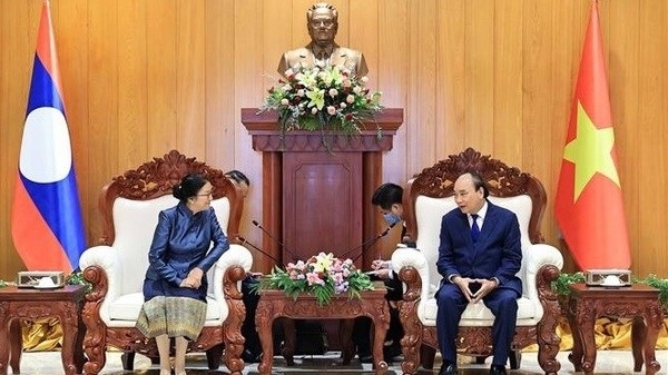 Vietnamese State leader meets with Lao Vice Presidents