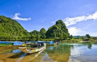 over 94 million foreign tourists come to vietnam in nine months