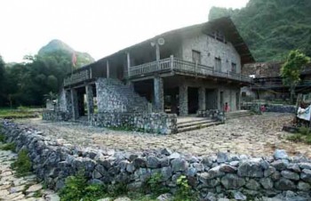 Rock houses in Cao Bang preserved to attract tourists
