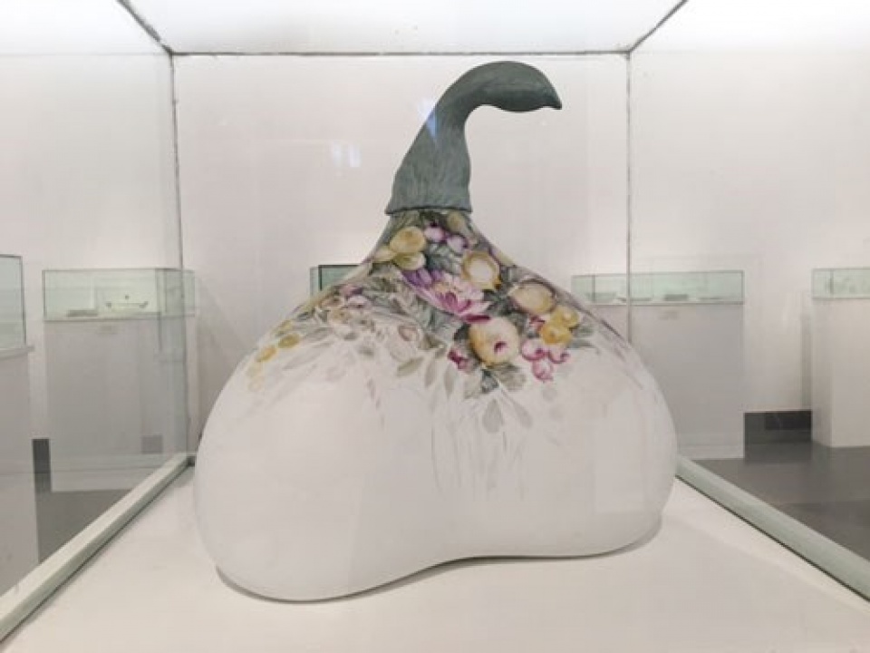 hungarian contemporary porcelains displayed in ha noi