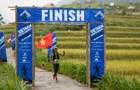 former miss vietnam joins charity marathon for poor kids