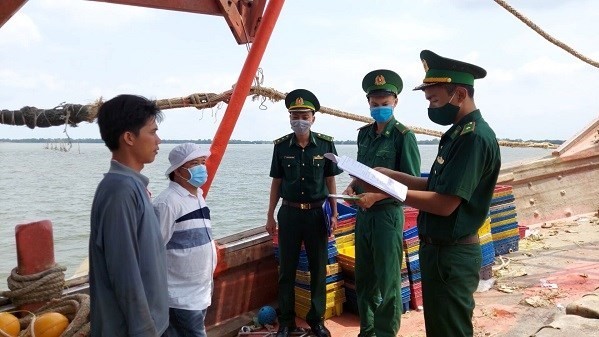 Kien Giang border guards prevent IUU fishing