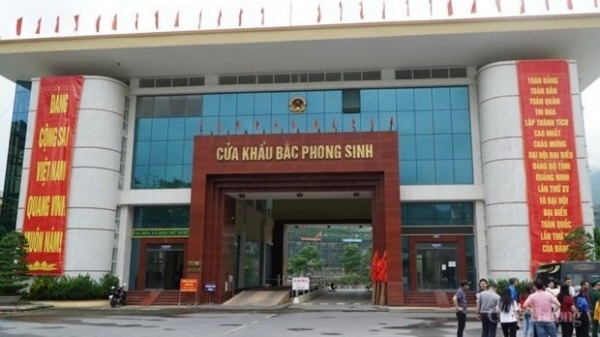 Customs clearance at Quang Ninh border gate has been suspended until Oct. 8.