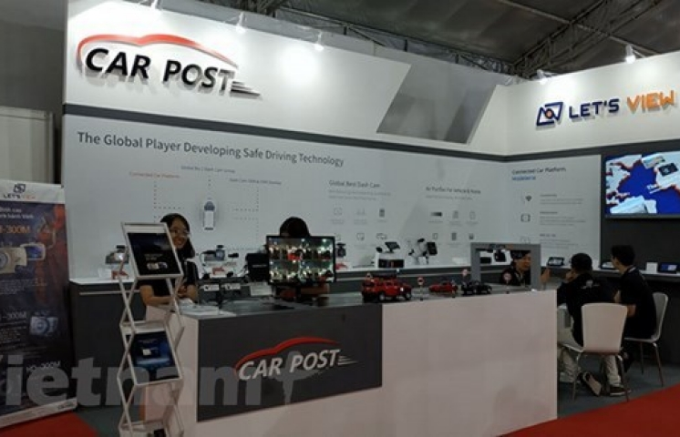 Contracts for nearly 900 automobiles signed at Vietnam Motor Show