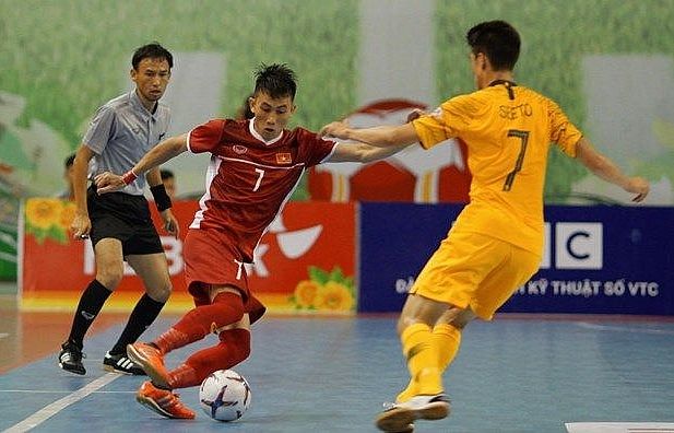 Vietnam win first match of futsal champs
