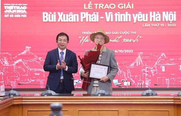 Film director Tran Van Thuy wins Grand Prize of Bui Xuan Phai Awards