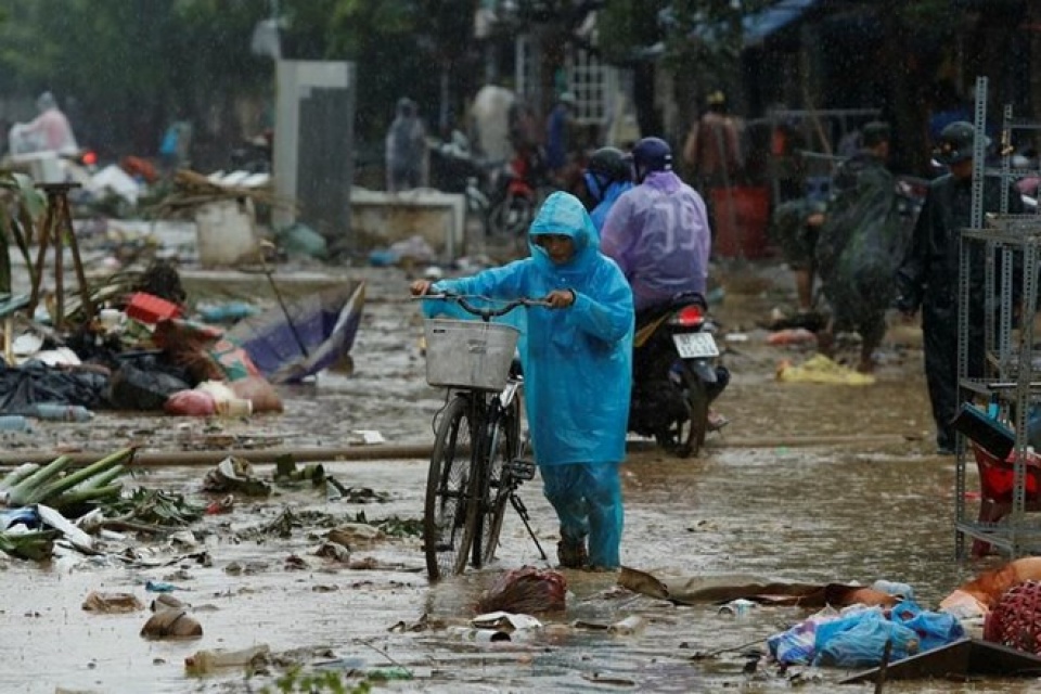 rok supports vietnamese flood victims