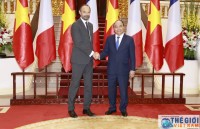 party and state leader receives french prime minister