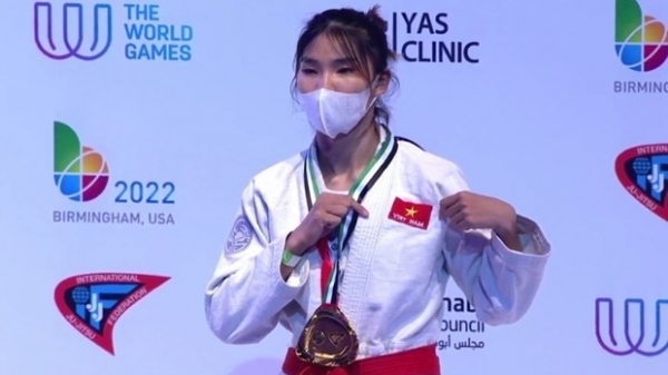 Vietnamese athlete pockets gold medal at Jiu-Jitsu World Championships
