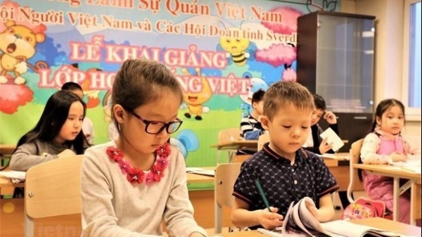 Day to be chosen to promote mother language among overseas Vietnamese