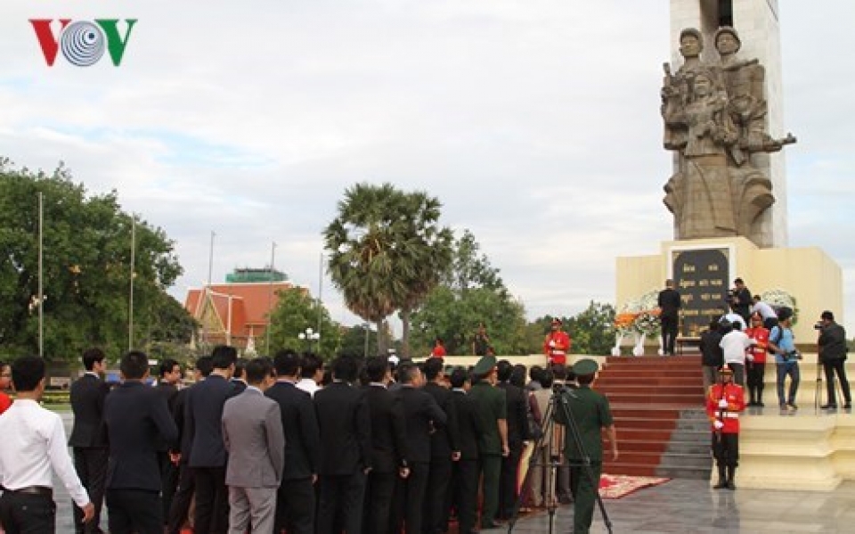 vietnamese fallen soldiers commemorated in cambodia