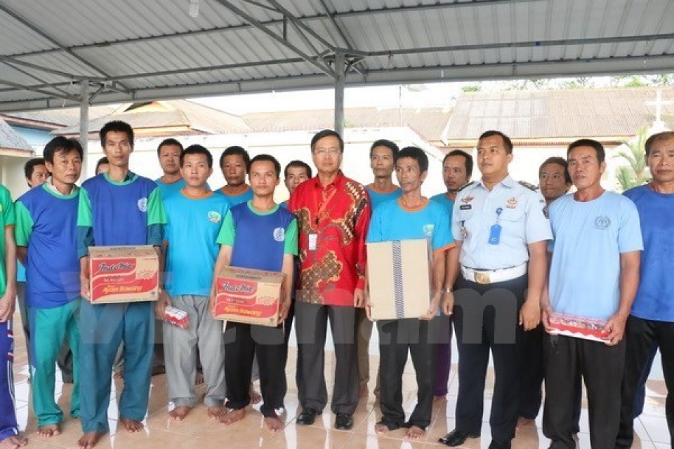 embassy protects legitimate rights of vietnamese fishermen seized in indonesia