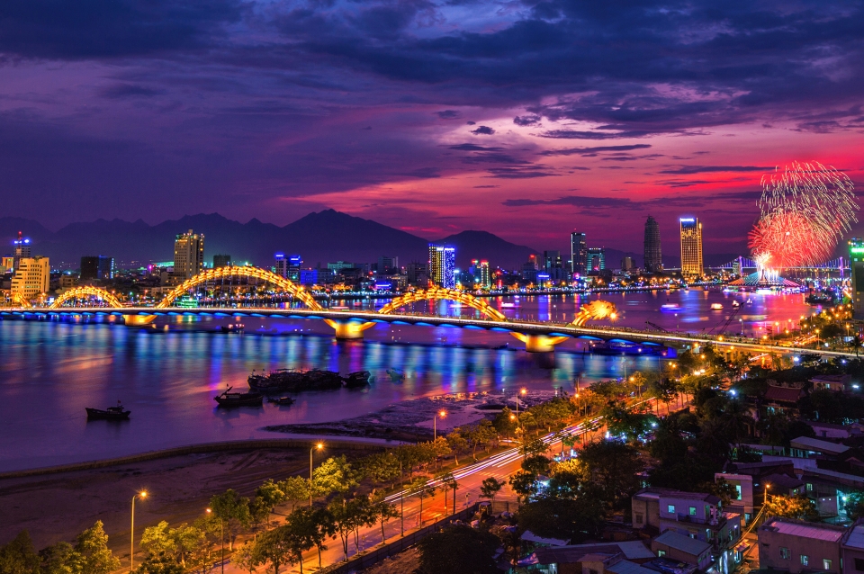 da nang lures tourists on new year 2018 holiday with diverse activities