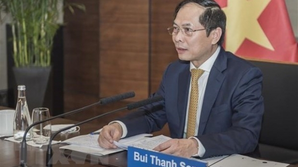 FM Bui Thanh Son holds meeting with Secretary of China’s Zhejiang Party Committee