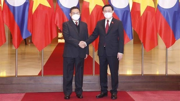Lao papers feature ongoing Viet Nam visit by NA President