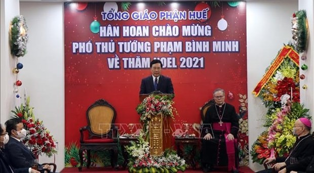 Deputy PM Pham Binh Minh offers Christmas greetings to Catholics in Hue Deputy PM Pham Binh Minh offers Christmas greetings to Catholics in Hue