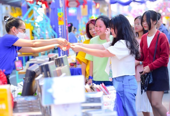 HCMC’s Book Street Festival 2023 opens ảnh 6