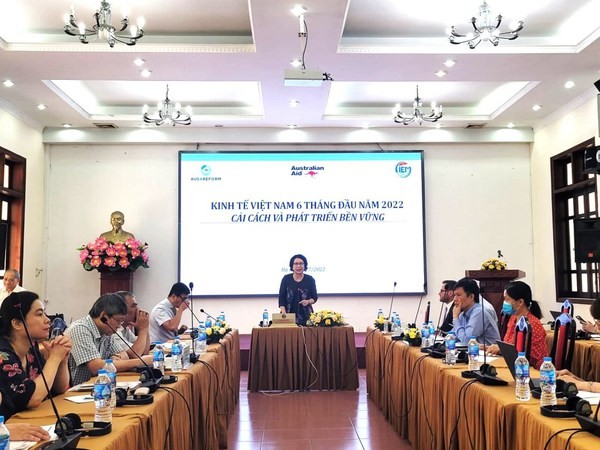 CIEM provides two scenarios for Vietnam’s economic growth this year