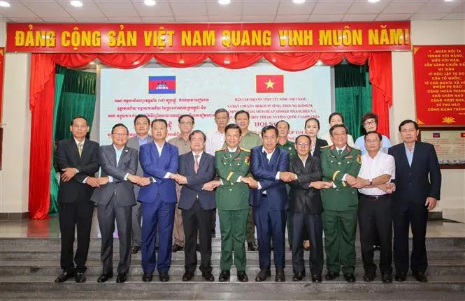 Tay Ninh signs agreement on search, repatriation of martyrs' remains with Cambodian provinces