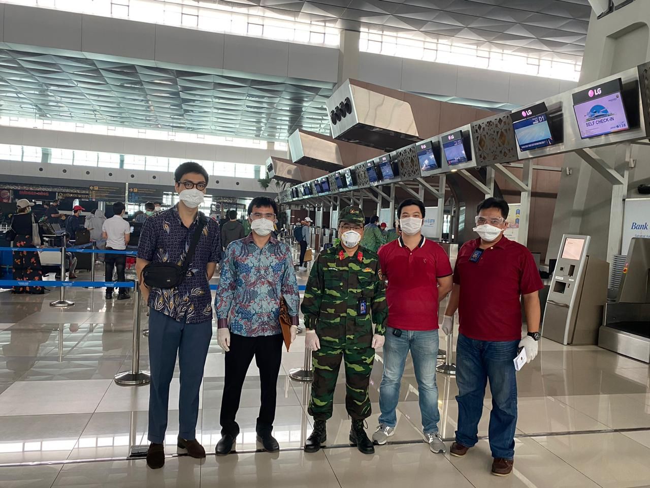More than 100 Vietnamese citizens brought home from Indonesia