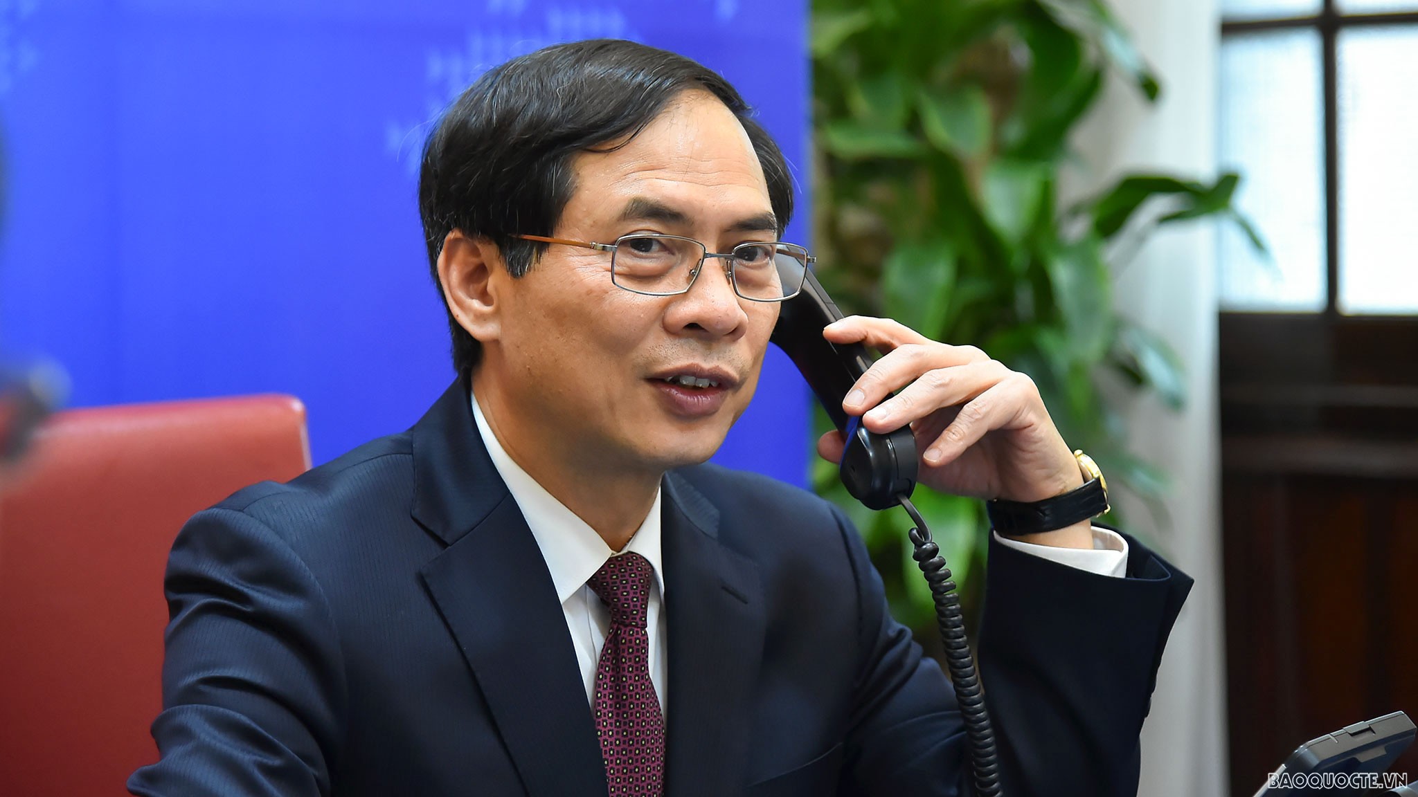FM Bui Thanh Son held phone talks with Singaporean, Indian, Moroccan, Chinese counterparts