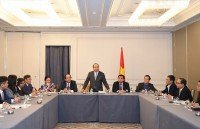 pm phuc vn signs deals worth nearly us 15 bln