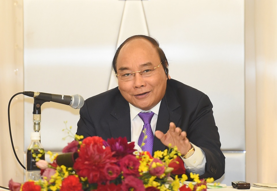 pm phuc encourages kansai companies to expand investment in vietnam