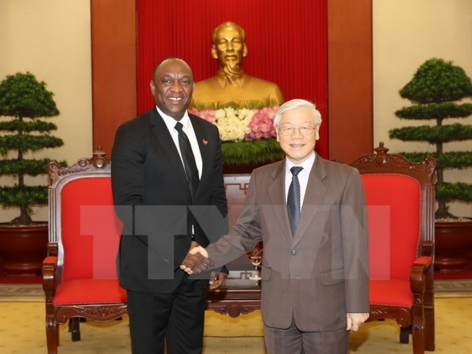 party chief nguyen phu trong welcomes haitian senate president