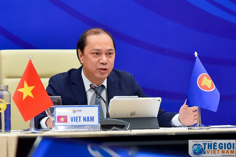 vietnam leads asean to deal with regional challenges deputy fm