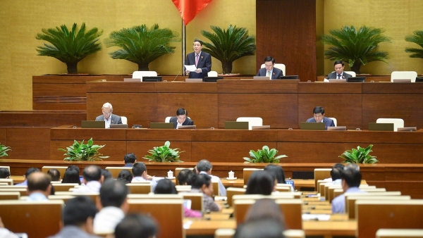 Road projects and Khanh Hoa's development mechanism discussed on 15th day of NA session