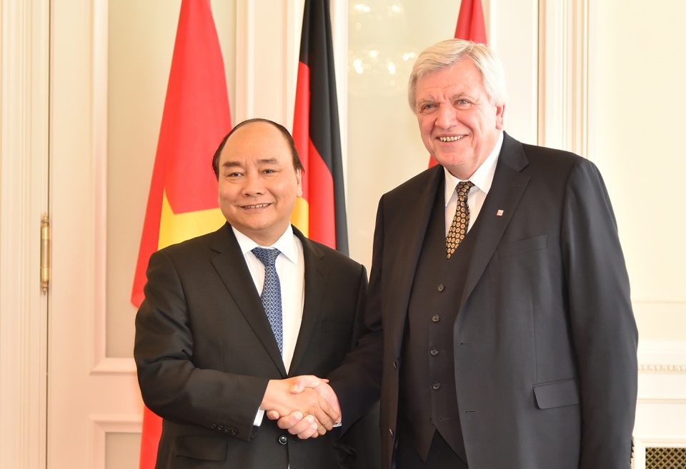 pm nguyen xuan phuc meets with leaders of hessen state