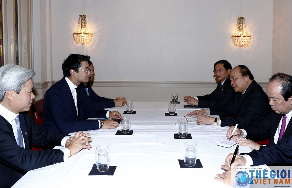 Prime Minister Nguyen Xuan Phuc meets with Dutch investors
