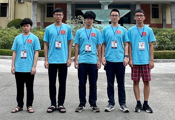 Vietnamese students to bag four gold medals at Int’l Physics and Biology Olympiads