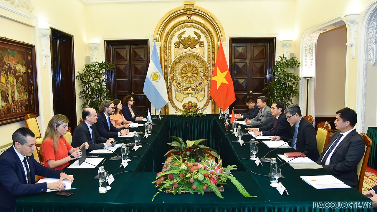 Việt Nam và Argentina đã ký kết nhiều Hiệp định/Thỏa thuận hợp tác như: Hợp tác kinh tế-thương mại, Hợp tác công và nông nghiệp, Bản ghi nhớ về hợp tác trong xúc tiến đầu tư, Hợp tác thú y, MOU về hợp tác trong lĩnh vực phát thanh…; đang xúc tiến đàm phán