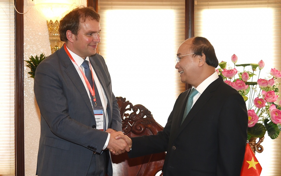 prime minister nguyen xuan phuc receives dutch guest