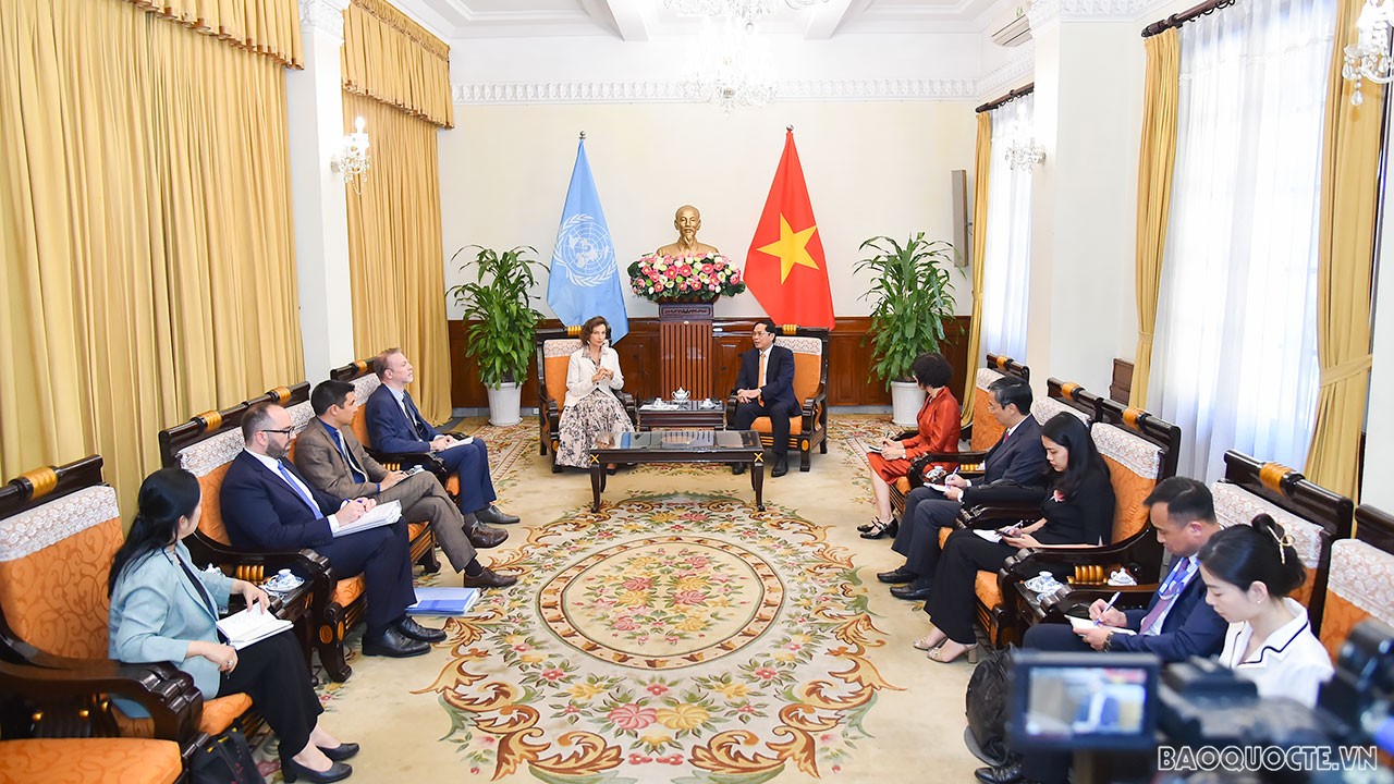 FM Bui Thanh Son receives UNESCO Director General FM Bui Thanh Son receives UNESCO Director General
