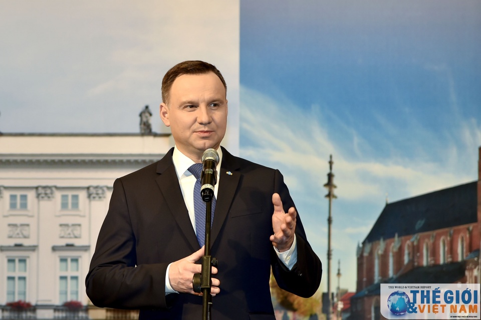 polish president meets former vietnamese students in poland