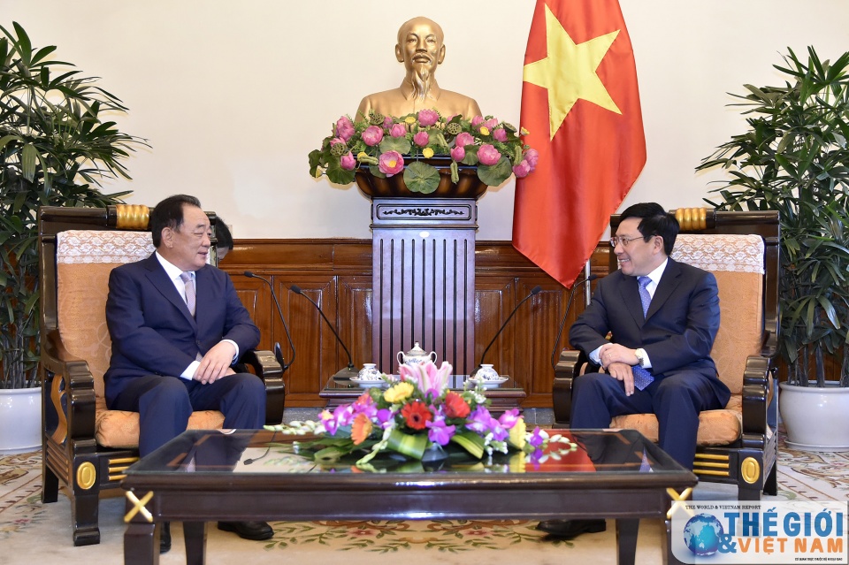 Deputy PM Pham Binh Minh receives Taekwang leader deputy pm pham binh minh receives taekwang leader