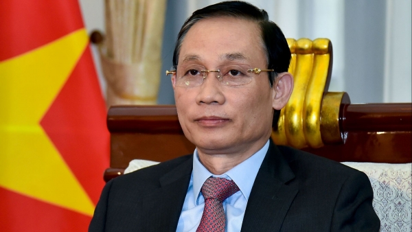 Deputy Foreign Minister Le Hoai Trung conveys congratulatory message on China’s 71st National Day
