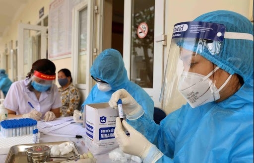 Viet Nam recorded 7,417 new COVID-19 cases on April 25